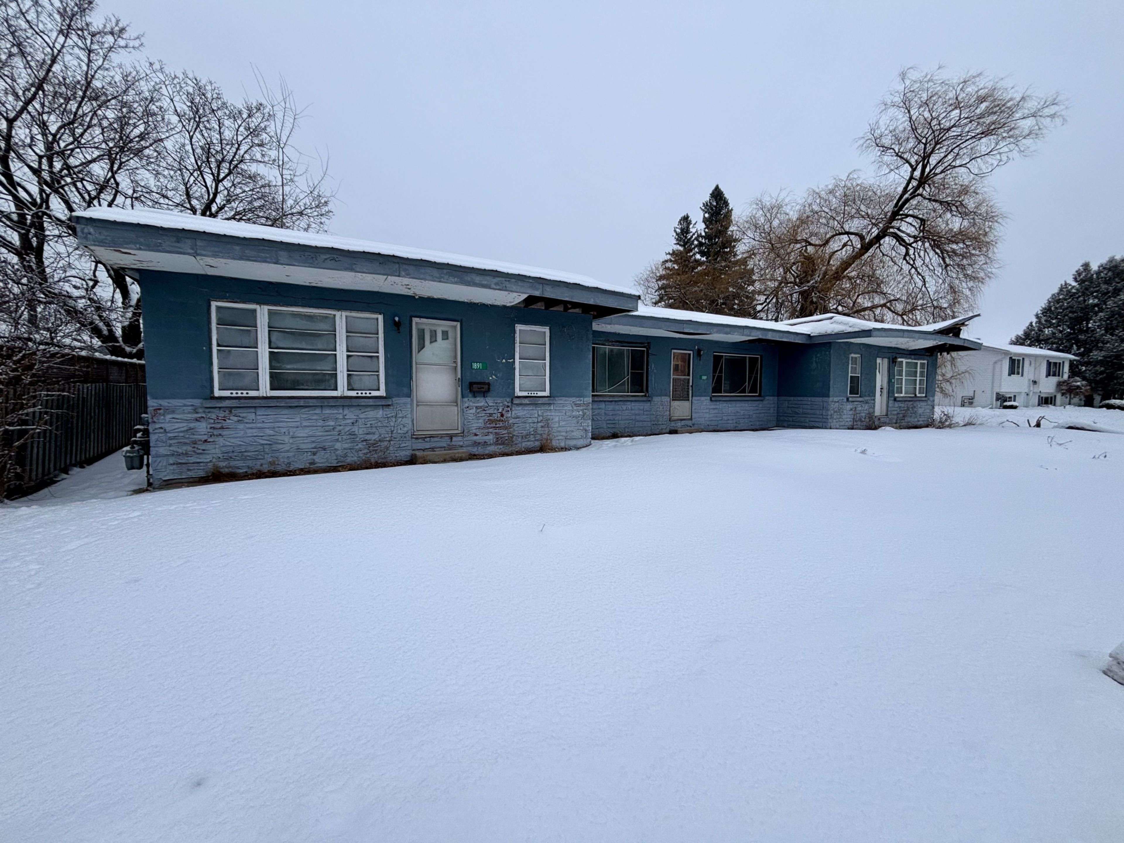 Petawawa, ON K8H 7H5,1887 Petawawa BLVD