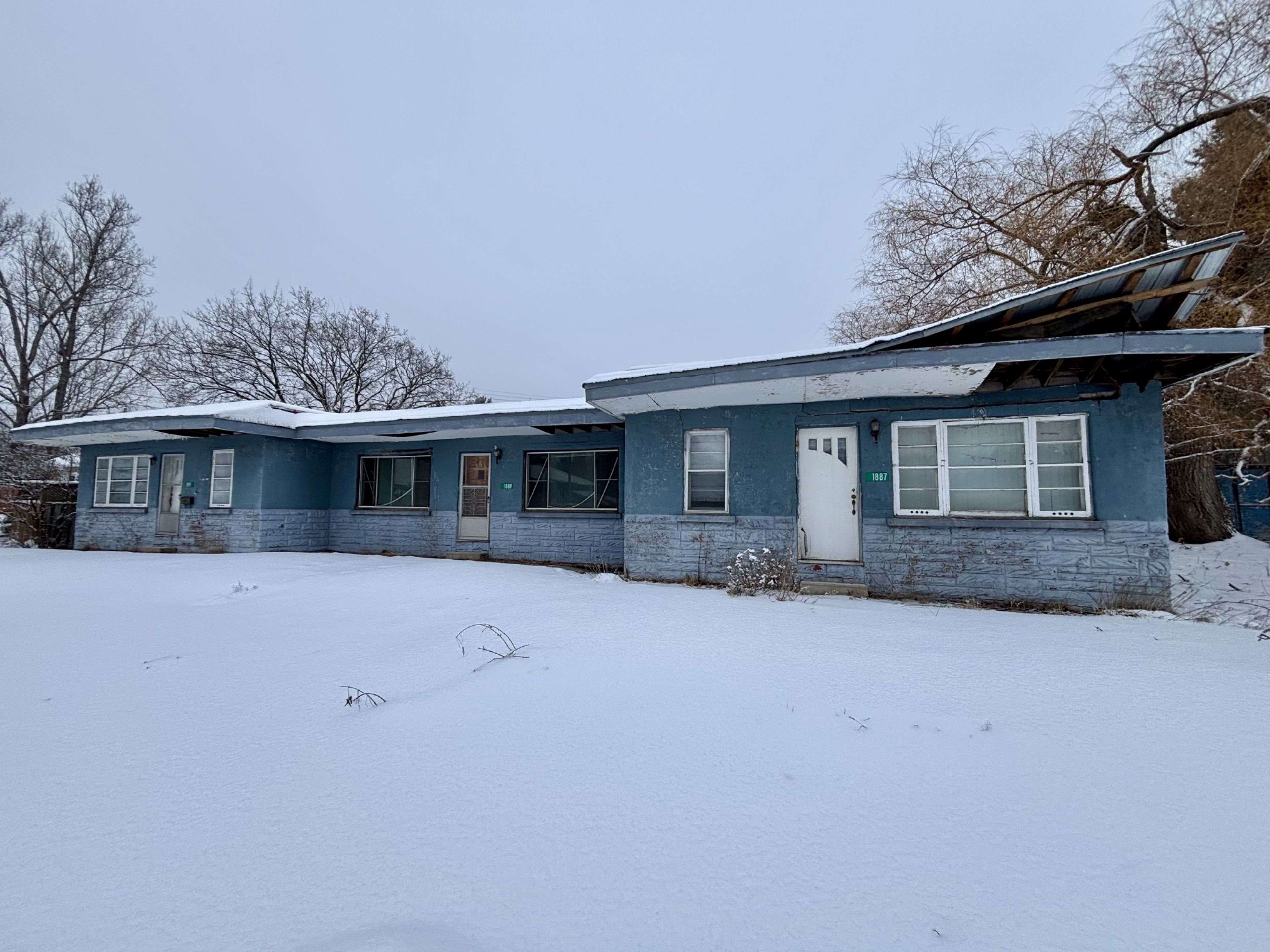 Petawawa, ON K8H 7H5,1887 Petawawa BLVD