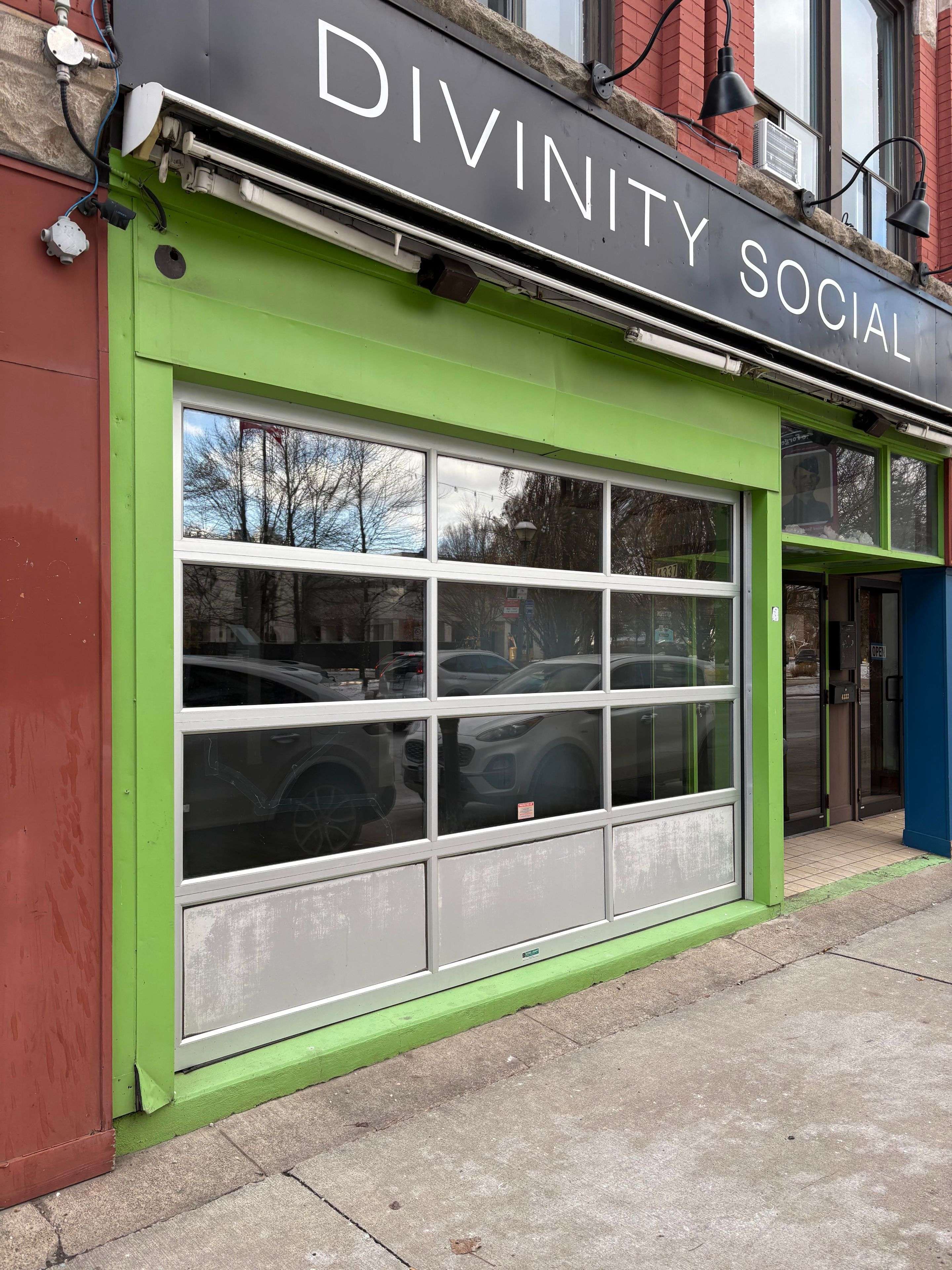 Niagara Falls, ON L2E 2K9,4337 Queen ST