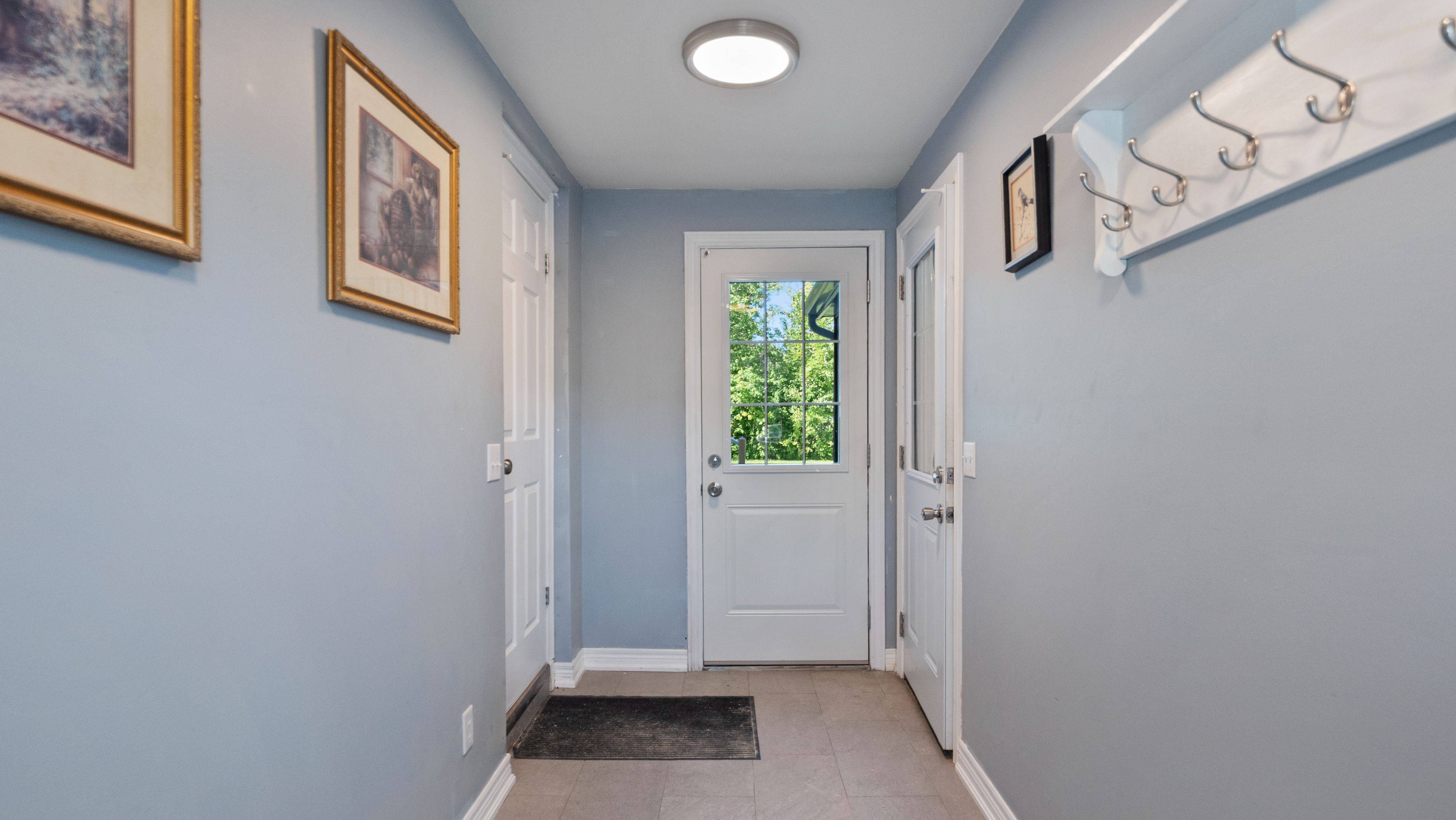 Welland, ON L3C 3B9,611 Clare AVE