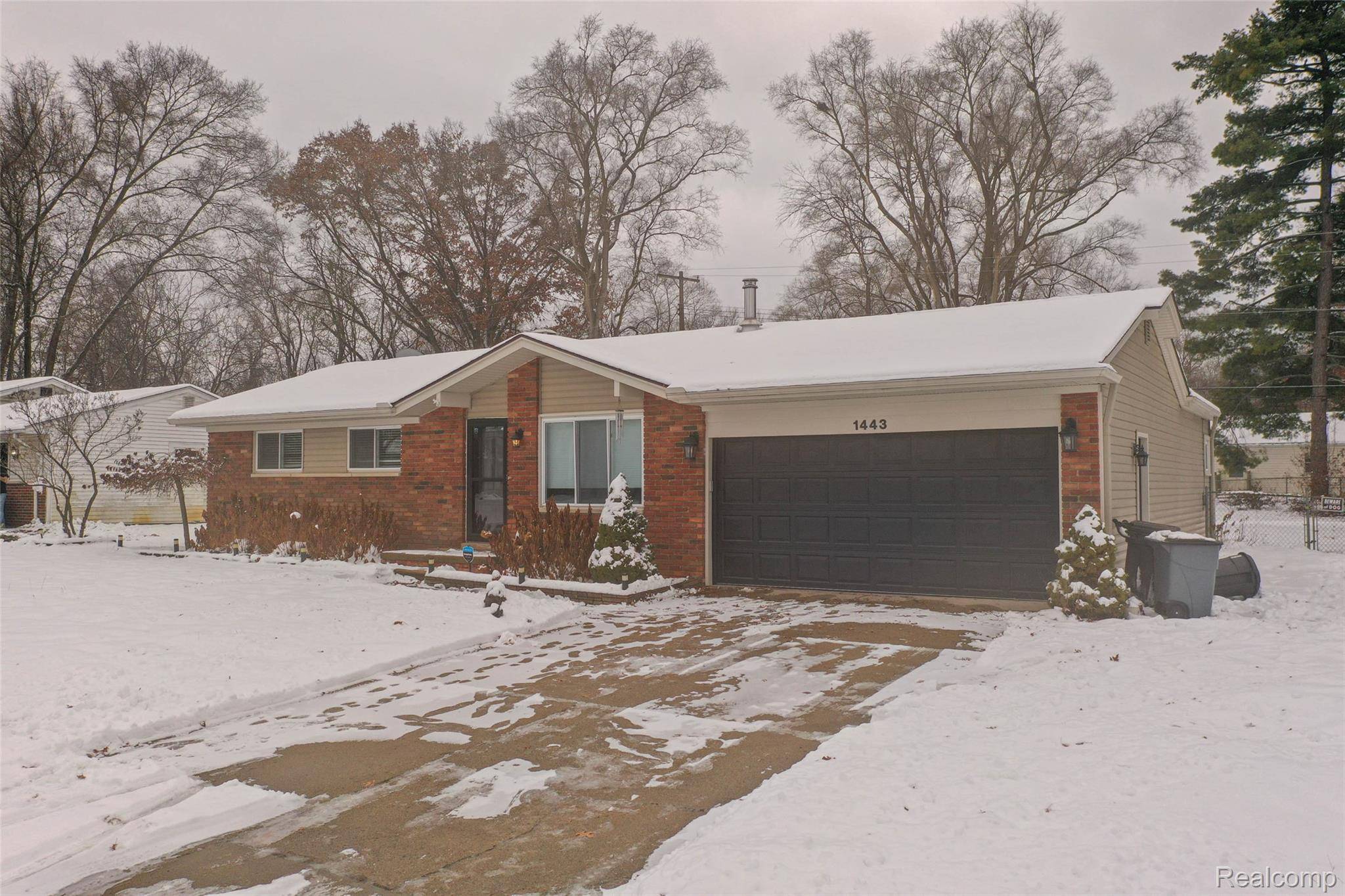 Wolverine Lake, MI 48390,1443 West DR