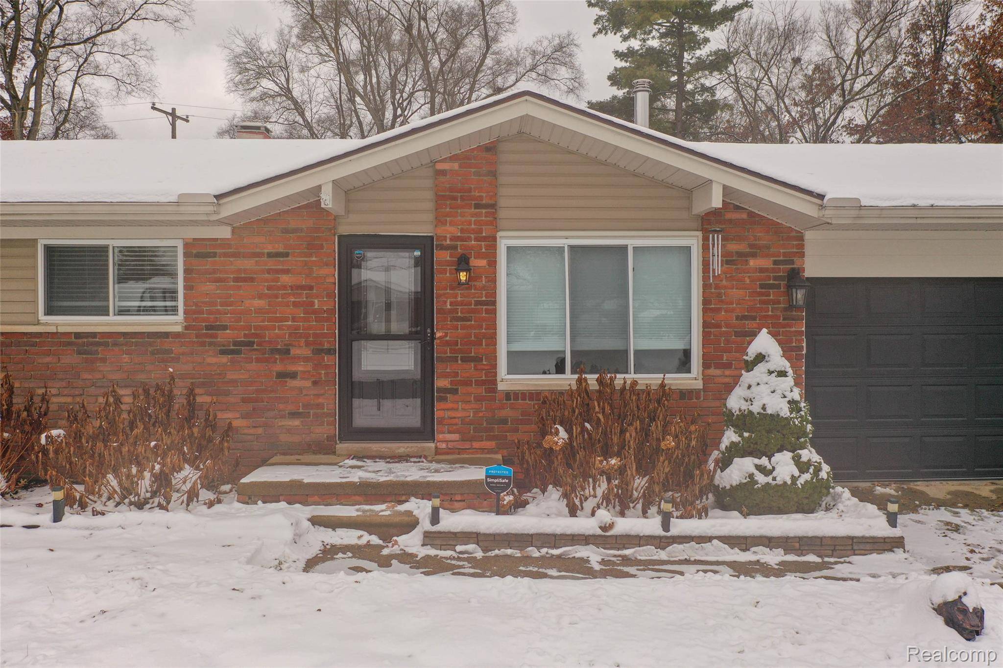 Wolverine Lake, MI 48390,1443 West DR