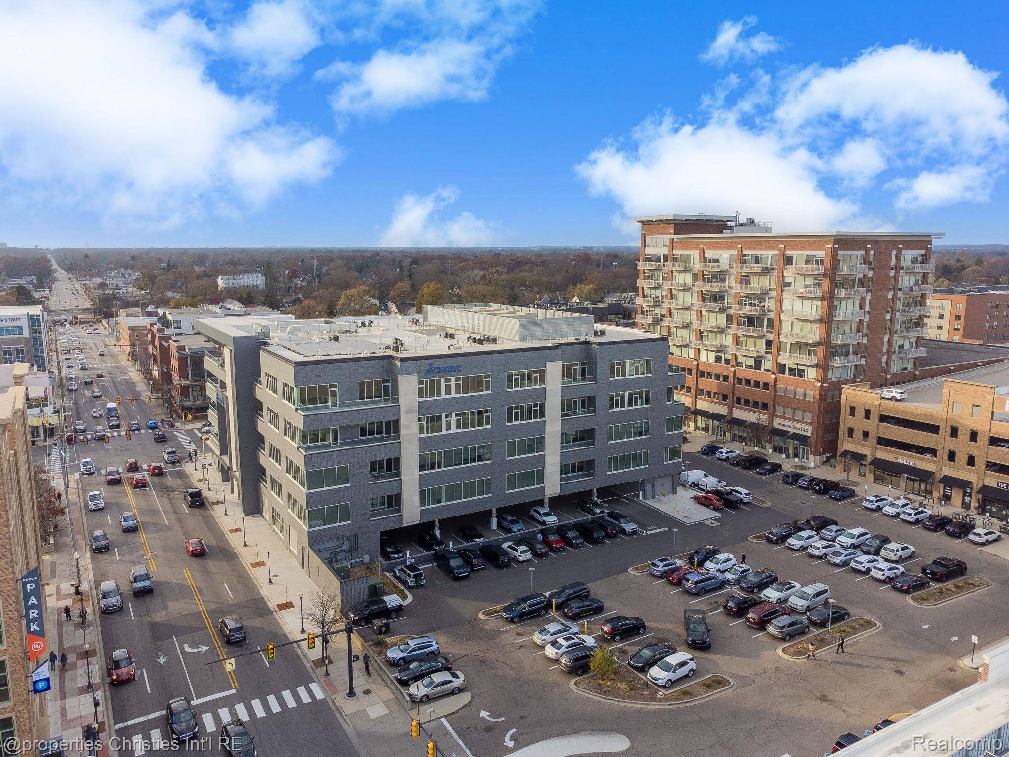 Royal Oak, MI 48067,118 N Main ST #518