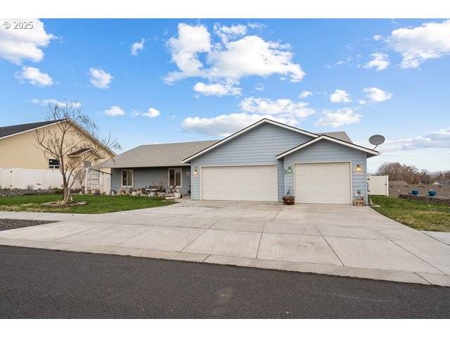 Hermiston, OR 97838,114 SW DESERT SKY DR