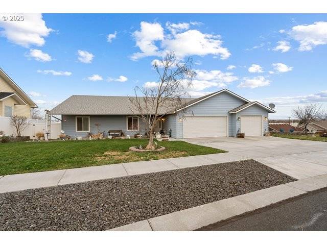 Hermiston, OR 97838,114 SW DESERT SKY DR