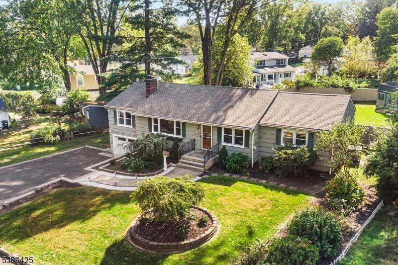 Mountainside Boro, NJ 07092,333 Old Tote Rd