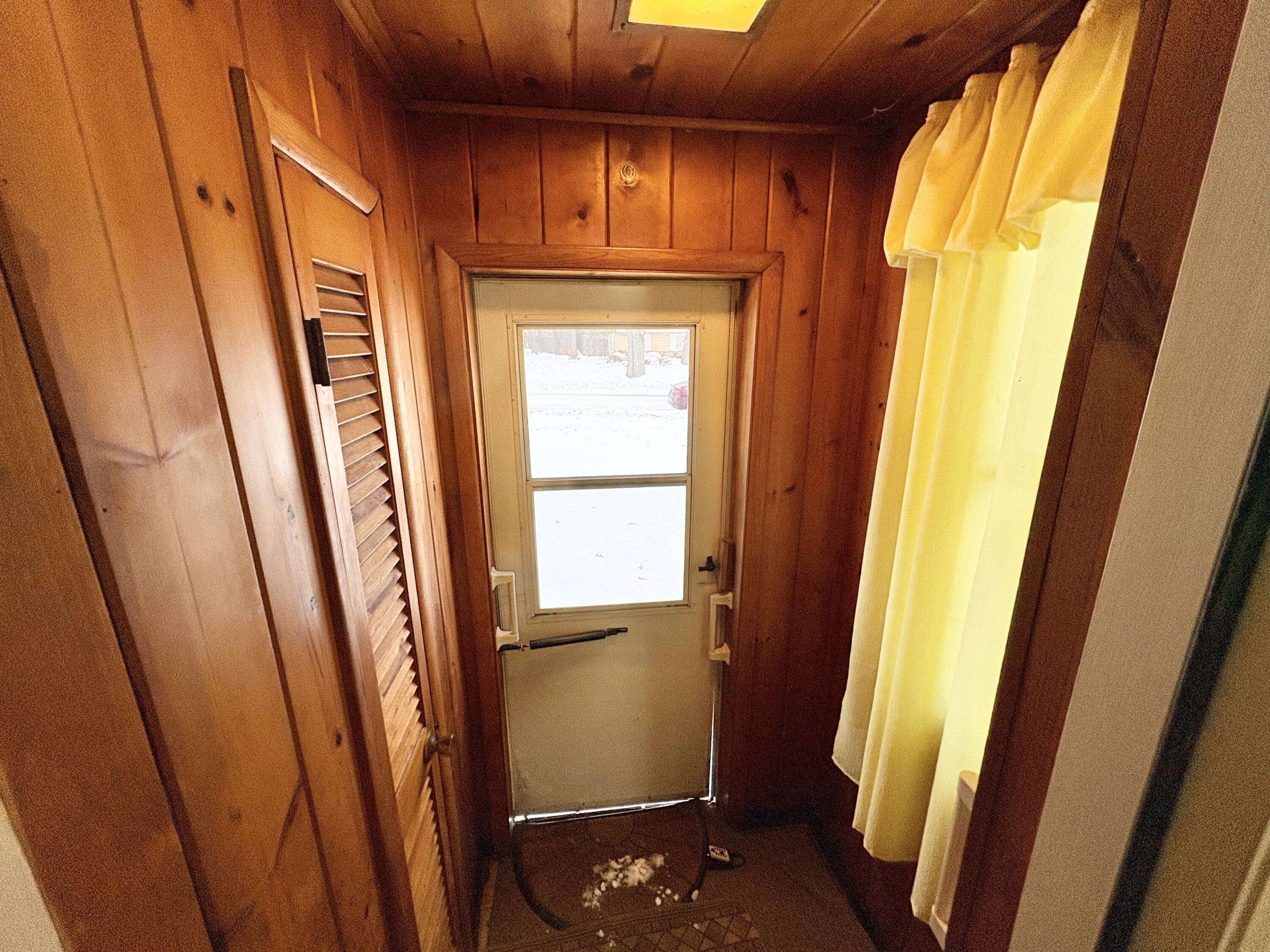 Wyoming, MI 49509,942 Oakcrest ST SW