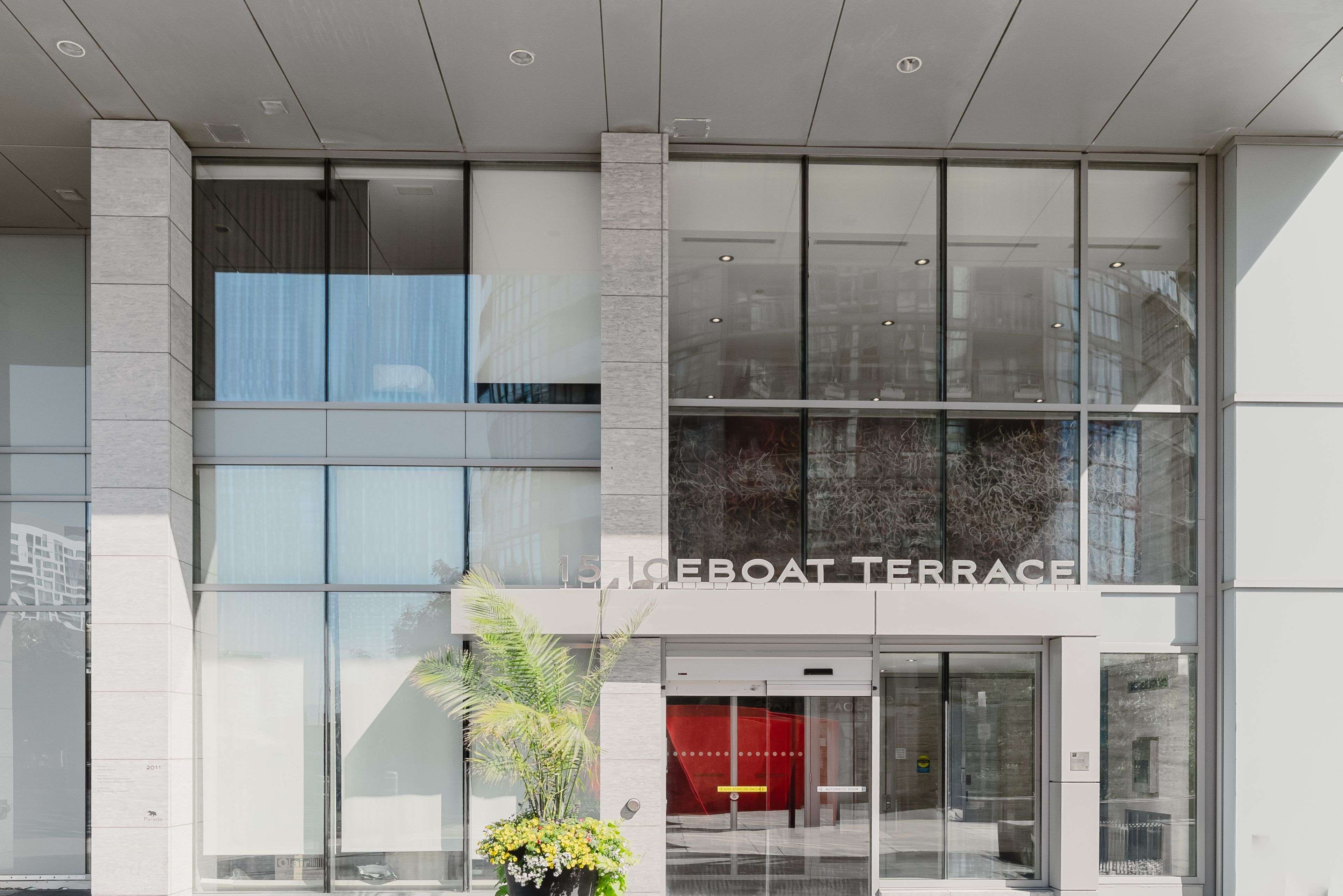 Toronto C01, ON M5R 4A5,15 Iceboat TER #3506