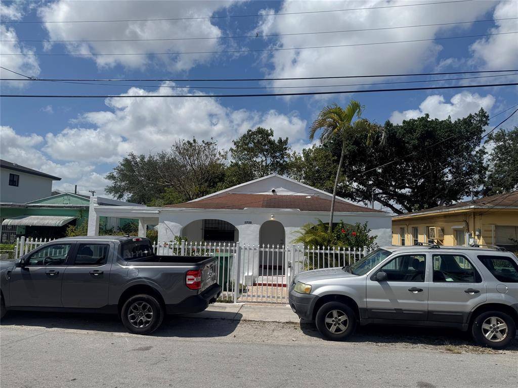 Miami, FL 33147,1735 NW 69th St
