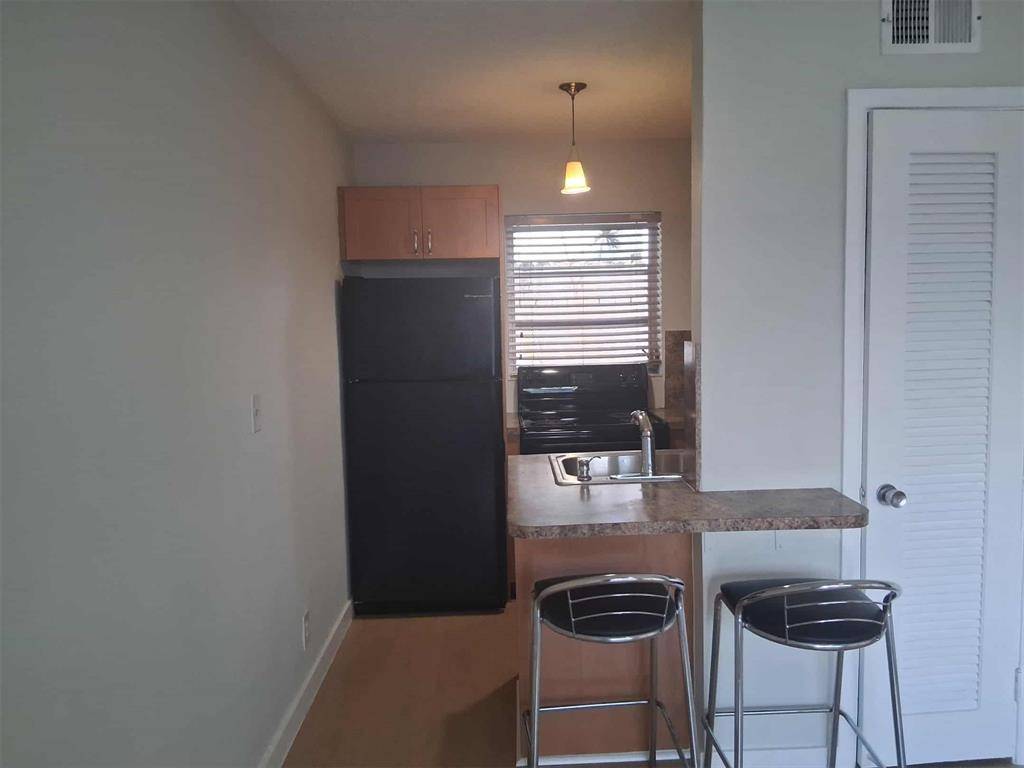 Pompano Beach, FL 33062,3212 NE 7th Pl #10