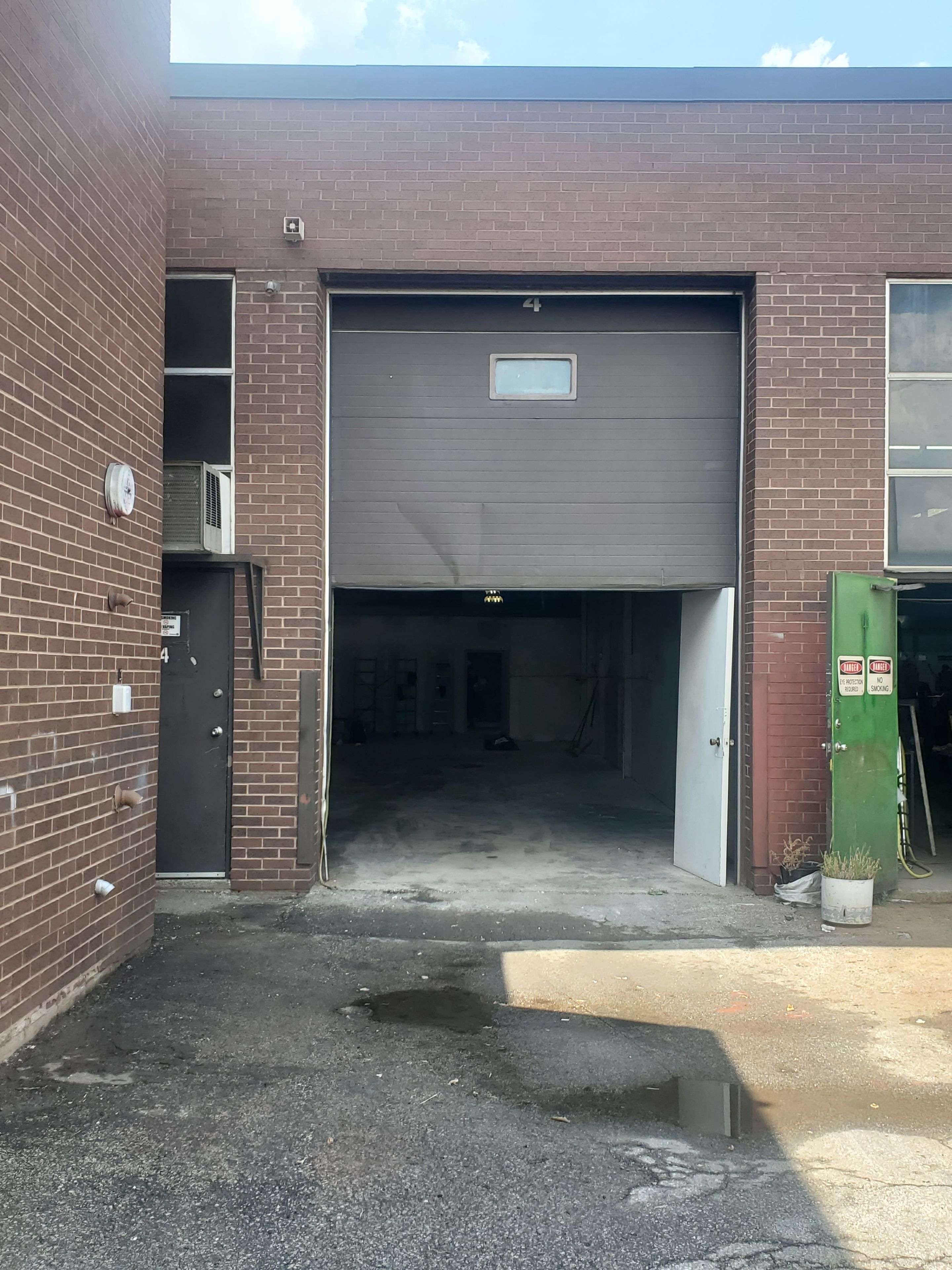 Brampton, ON L6T 4L3,14 Melanie DR #4