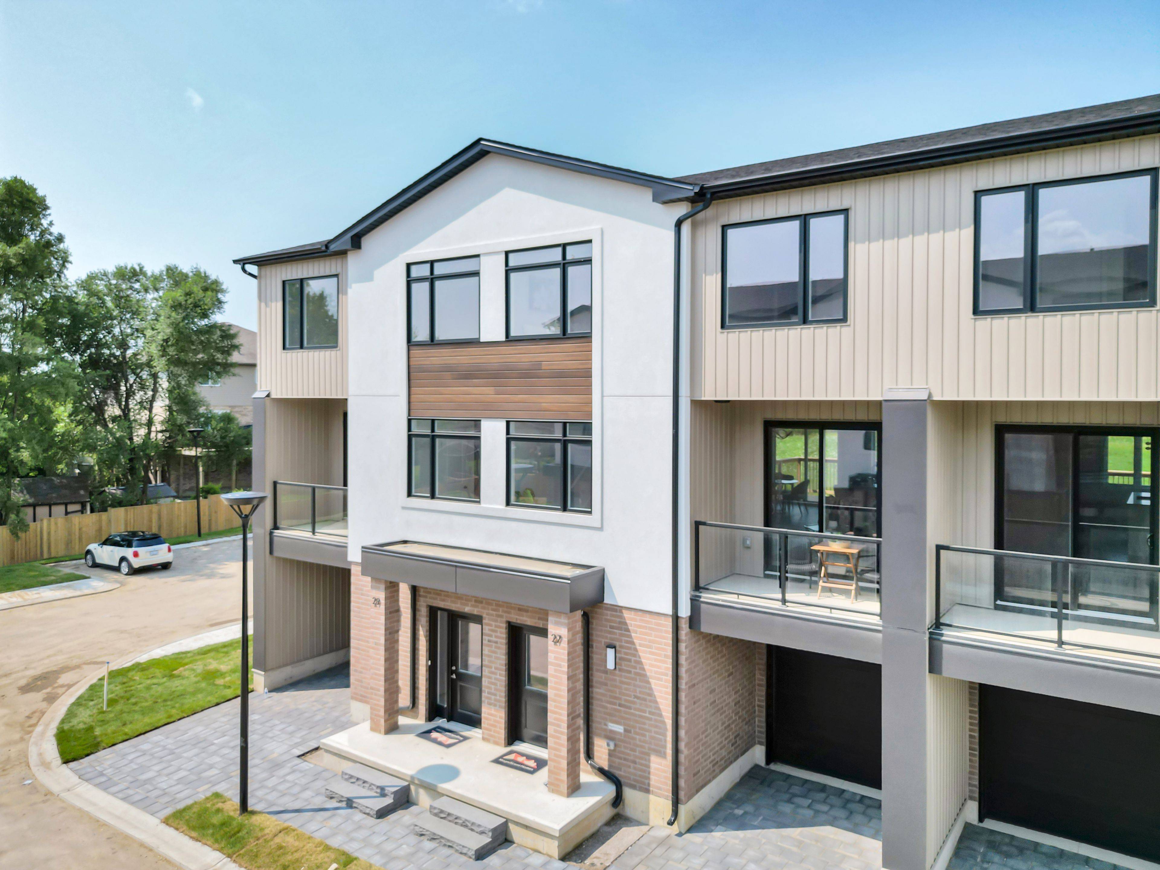 London South, ON N6E 0B9,349 Southdale RD E #22