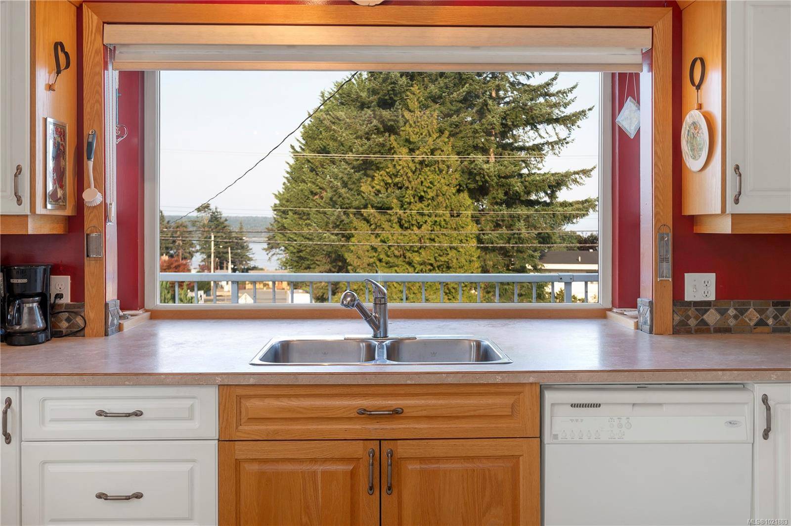 Campbell River, BC V9W 1Z5,904 Alder St S