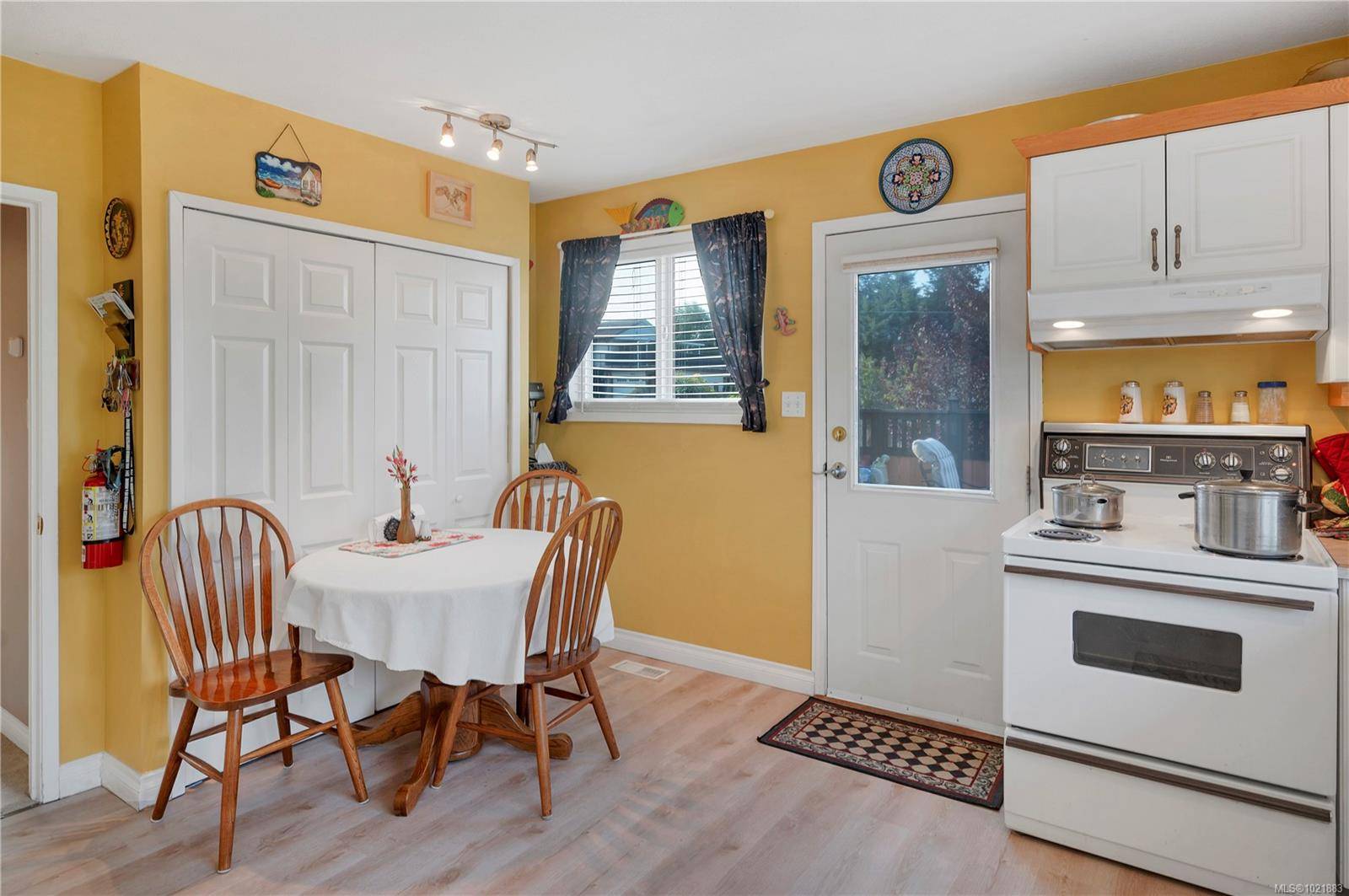 Campbell River, BC V9W 1Z5,904 Alder St S