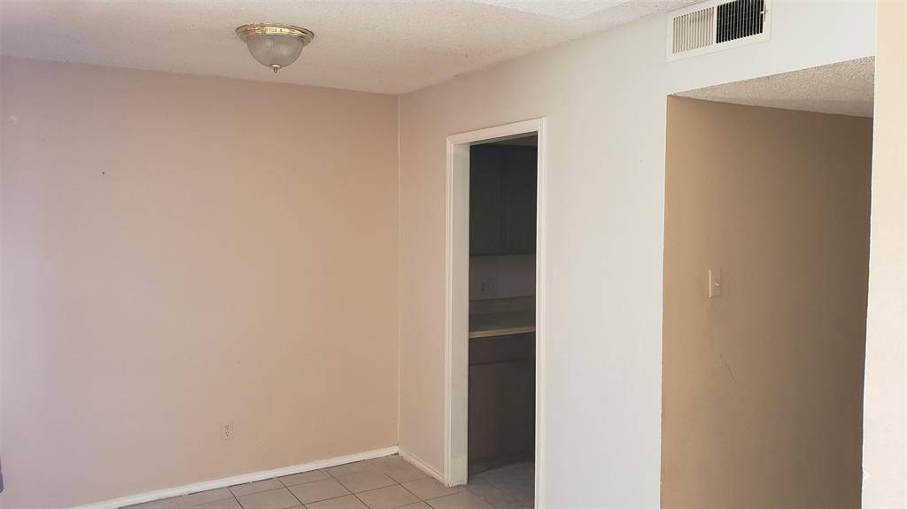 Arlington, TX 76012,433 Matt Lane