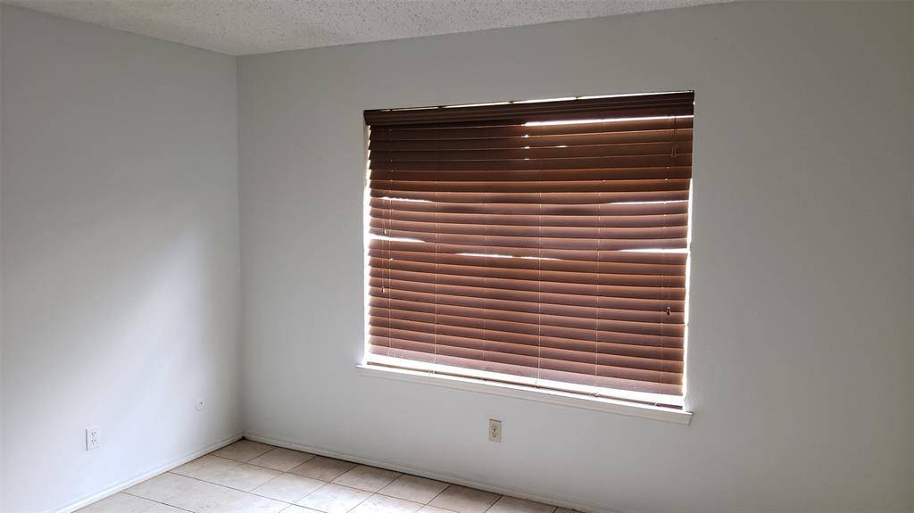 Arlington, TX 76012,433 Matt Lane