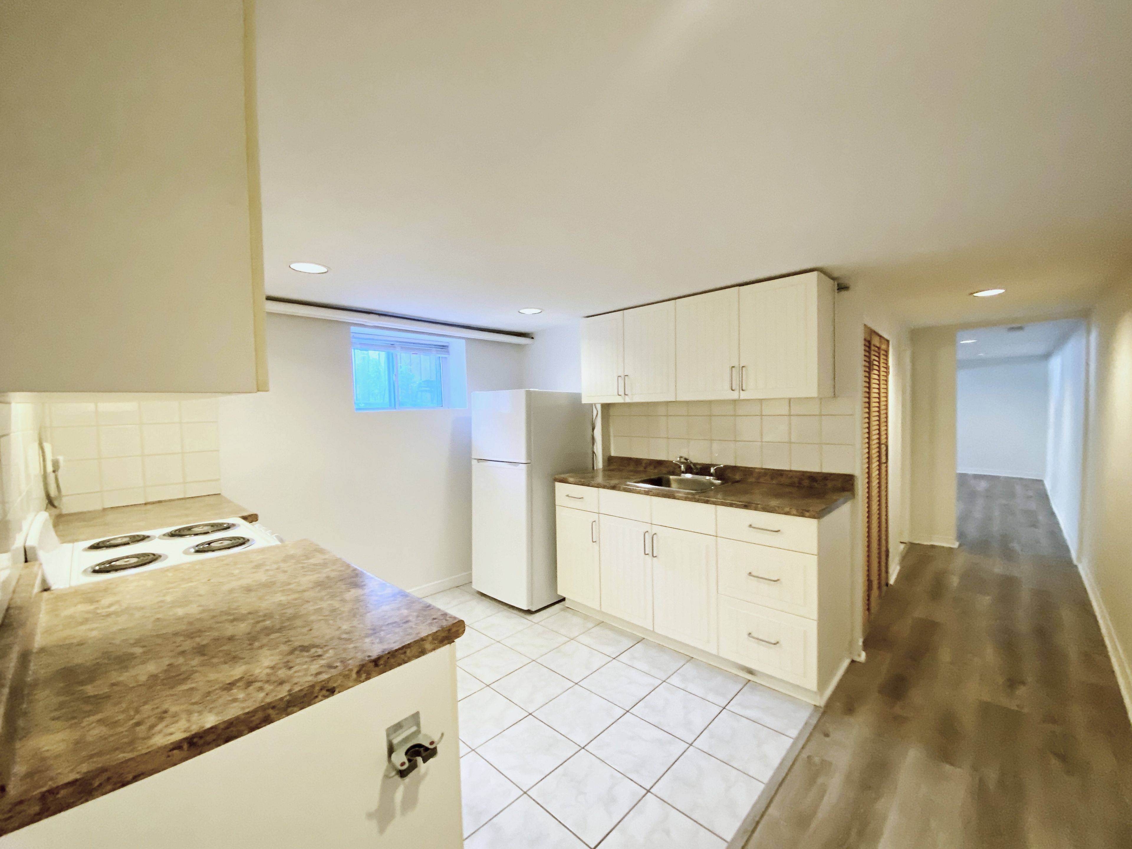 Toronto C02, ON M5R 1T6,2 Chicora AVE #BSMT