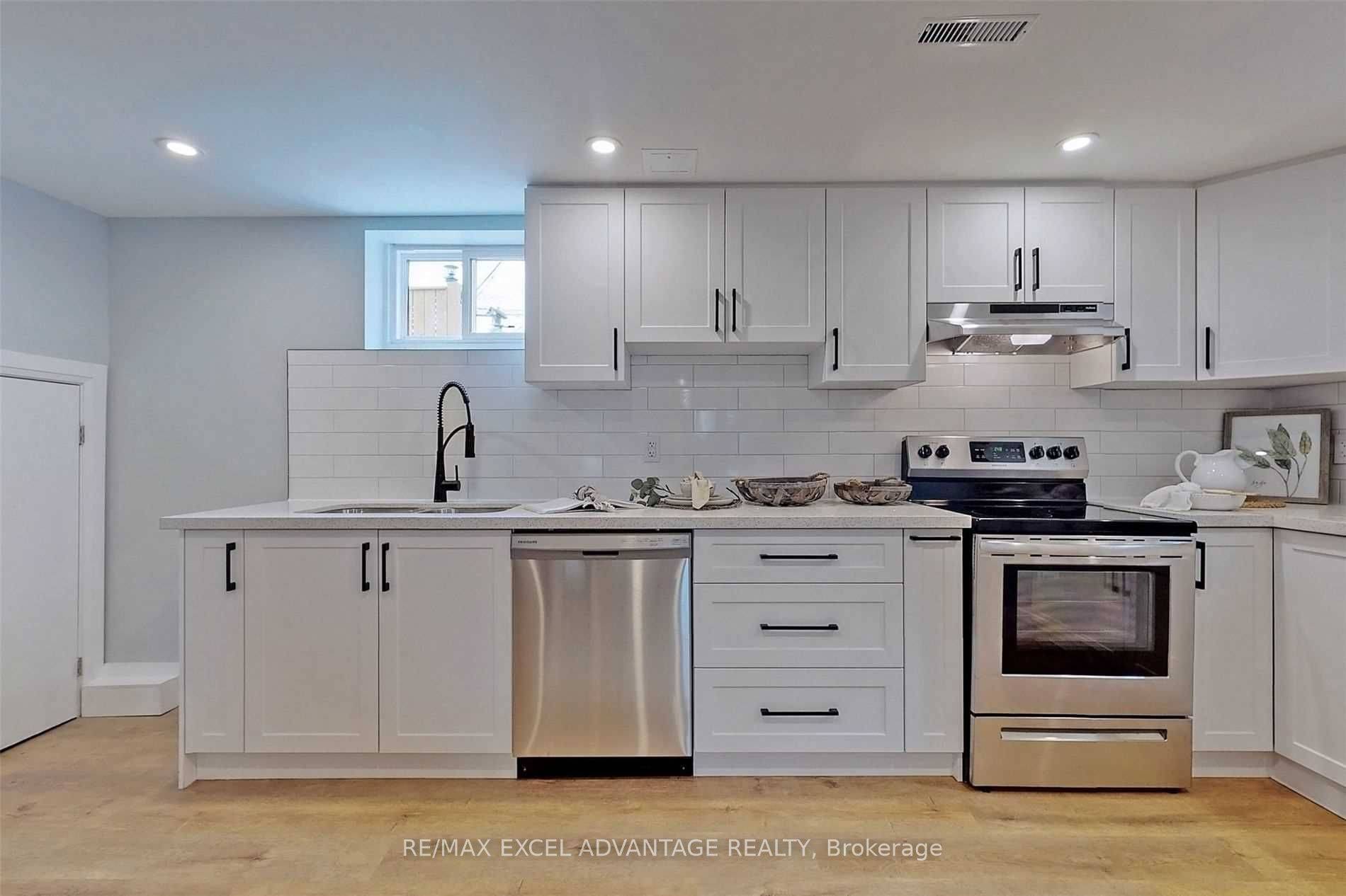 Oshawa, ON L1J 4P4,418 Nipigon ST #Lower