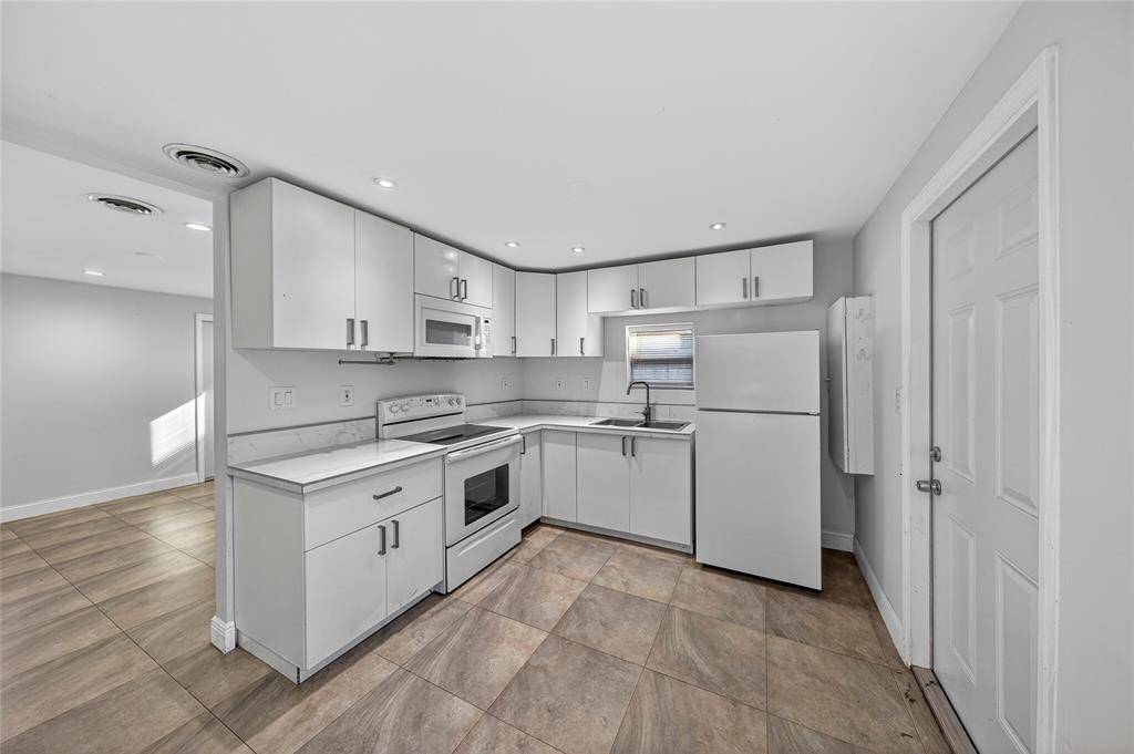 Fort Lauderdale, FL 33311,2009 NW 21st Ave