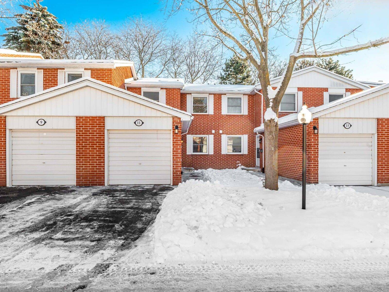 Markham, ON L3T 5C6,11 Reith WAY #405