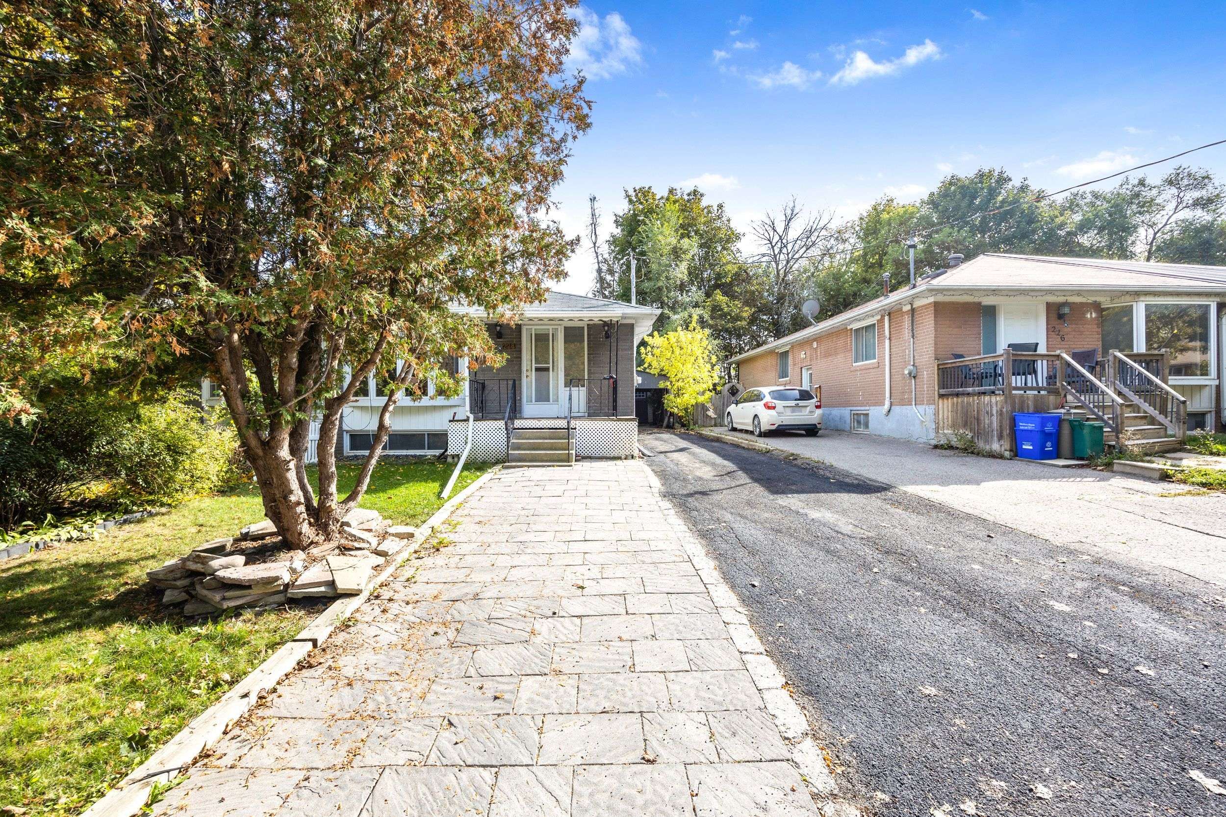 Newmarket, ON L3Y 2S5,228 Penn AVE S #Basement