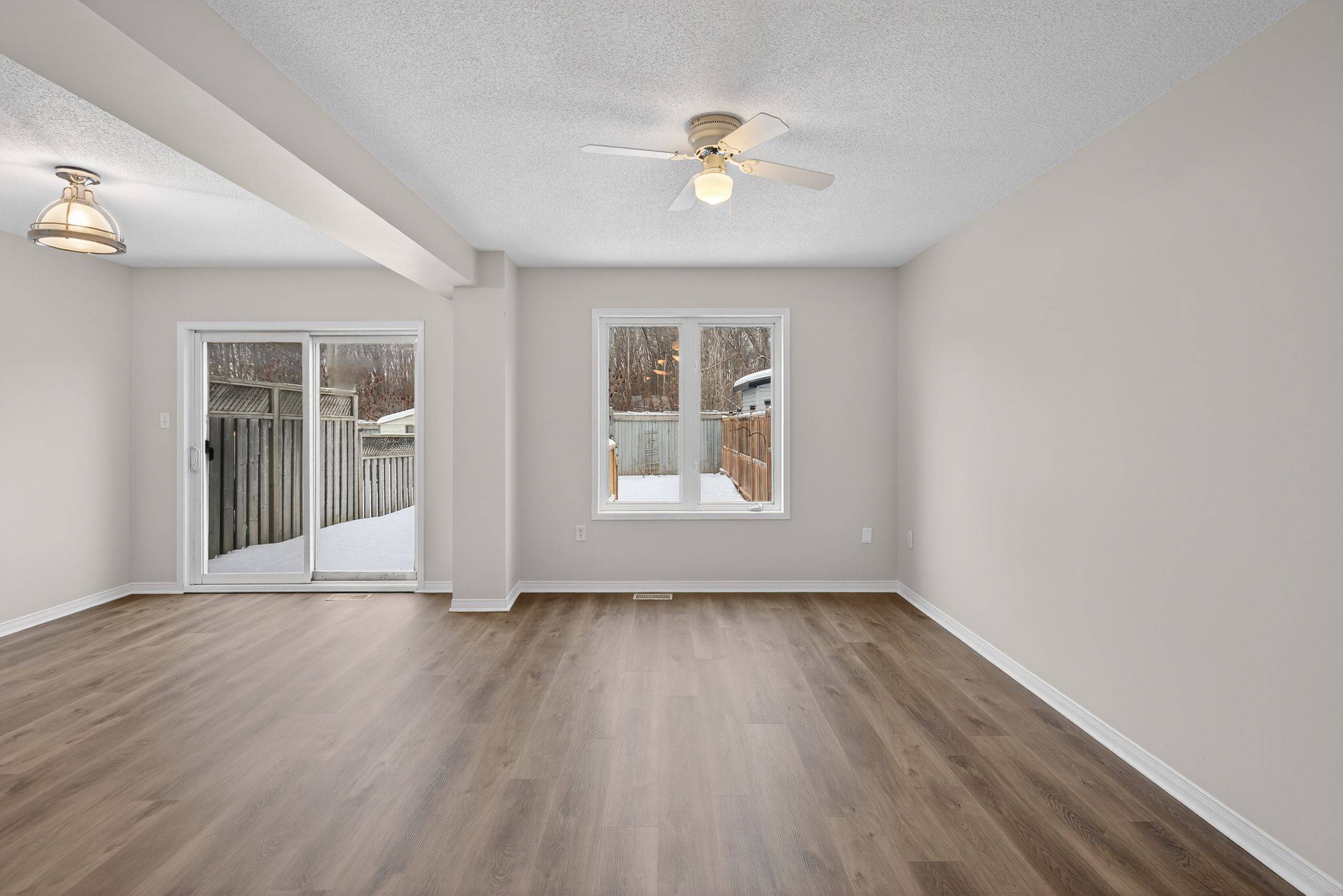 Midland, ON L4R 0A1,836 Coral Springs LN