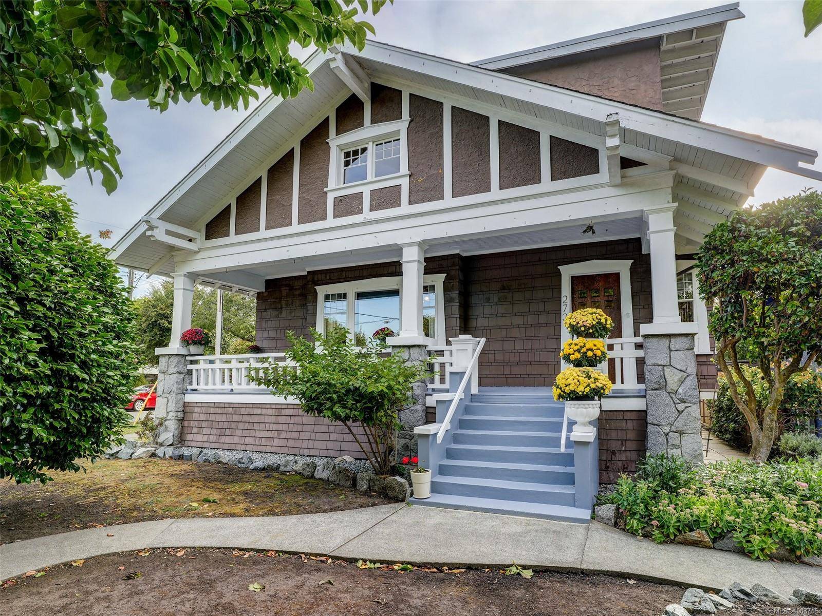 Victoria, BC V8V 4E6,273 Linden Ave