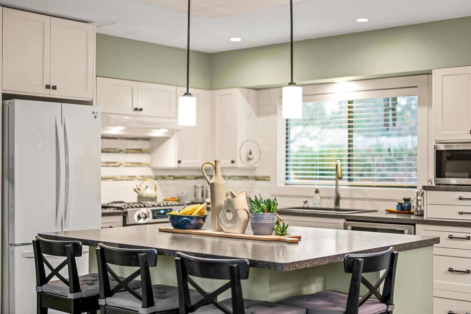 Courtenay, BC V9N 6T8,4988 Adrian Rd