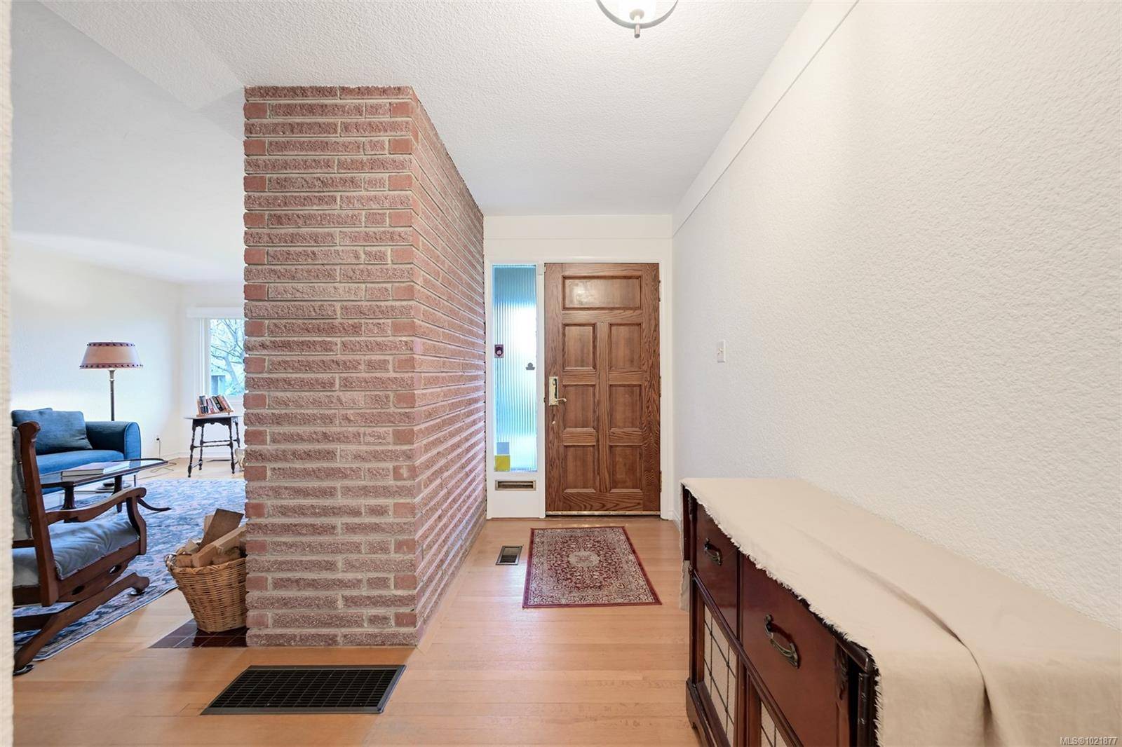 Oak Bay, BC V8S 4Z4,645 Transit Rd