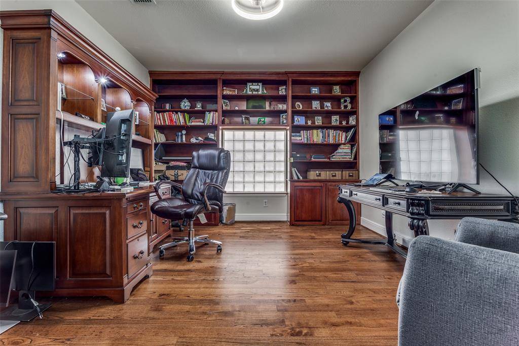 Plano, TX 75024,6909 Medallion Drive