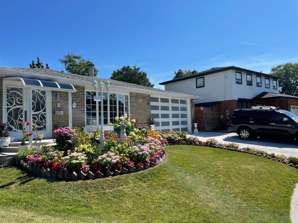 Toronto E09, ON M1E 4N6,60 Sandrift SQ