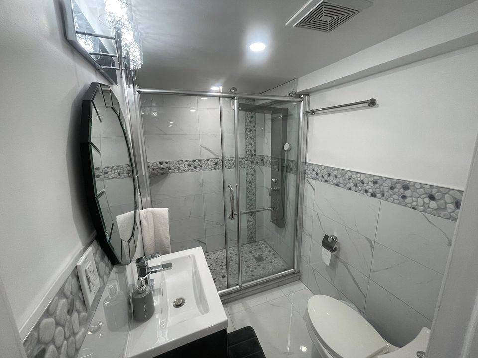 Toronto E09, ON M1E 4N6,60 Sandrift SQ