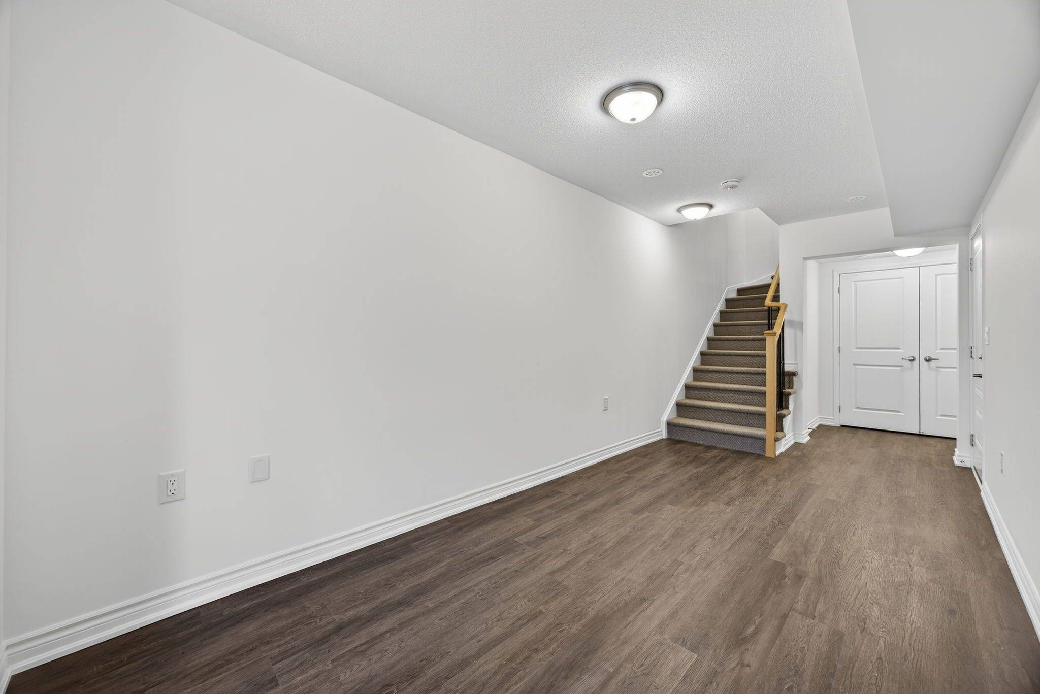 Orillia, ON L3V 8P6,6 Wyn Wood LN