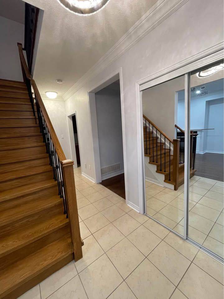 Burlington, ON L7M 0B5,4200 Rawlins Common