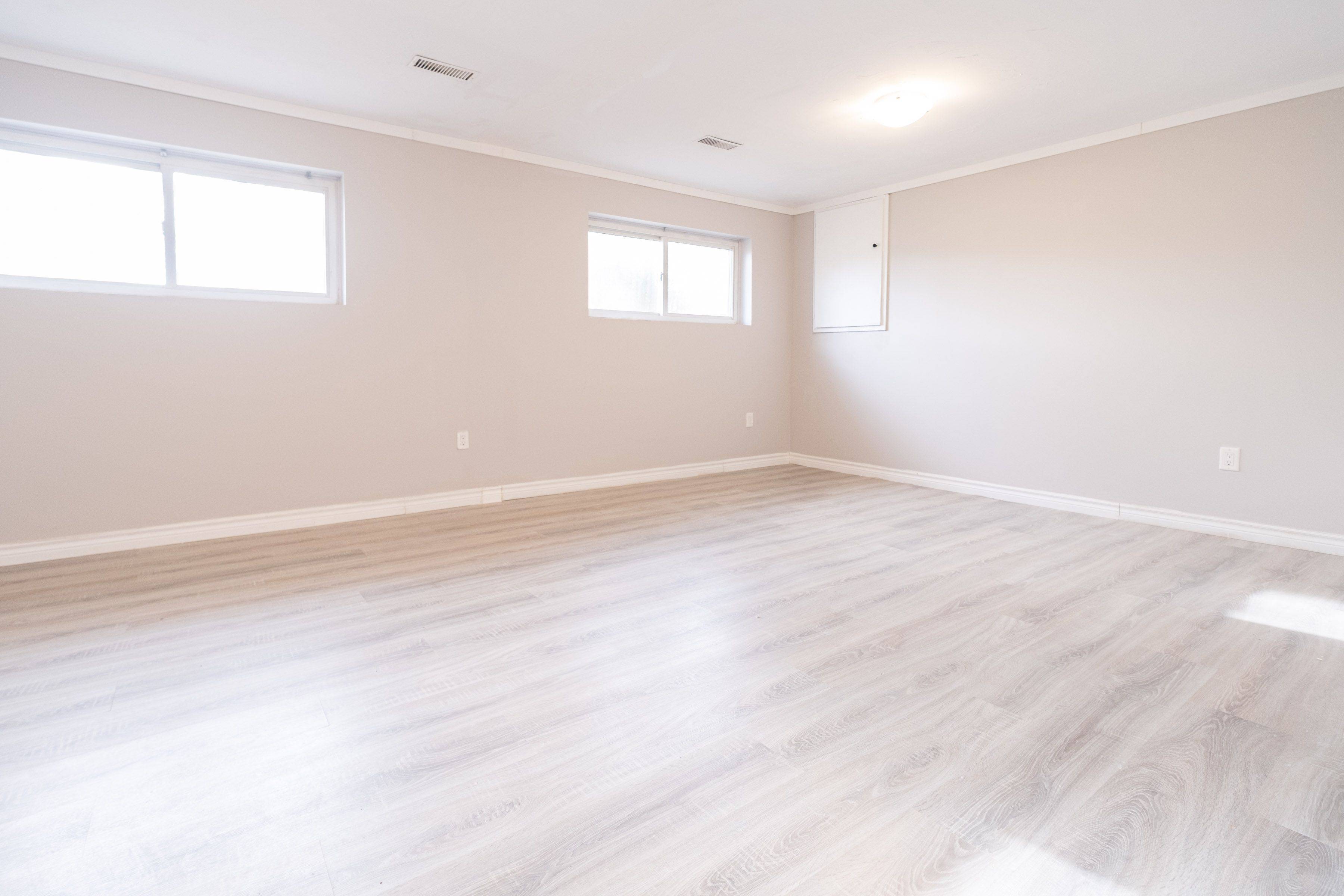 St. Catharines, ON L2M 2J7,15 Old Oxford RD #Lower Unit