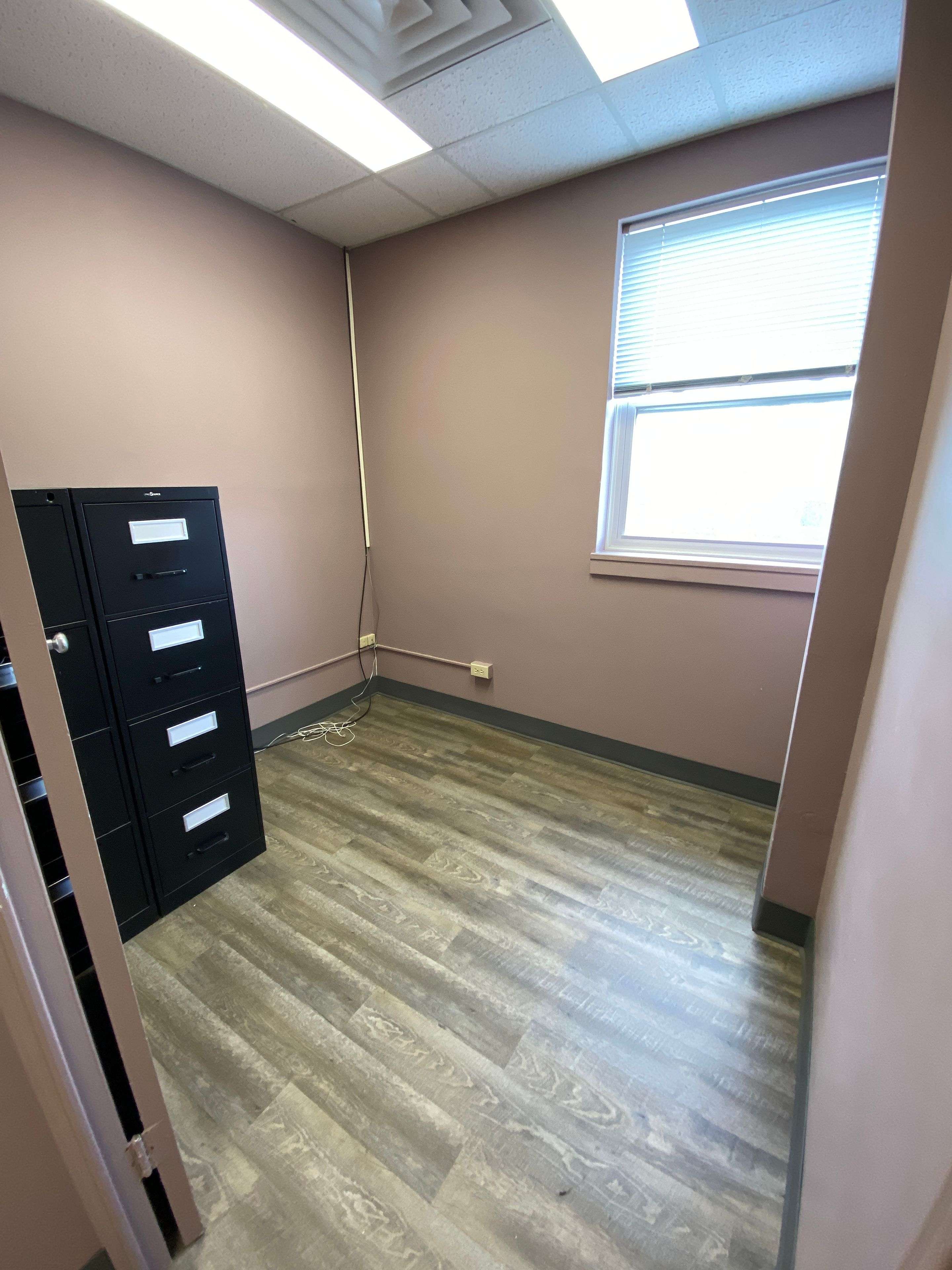 London East, ON N6B 2E3,450 Central AVE #405a