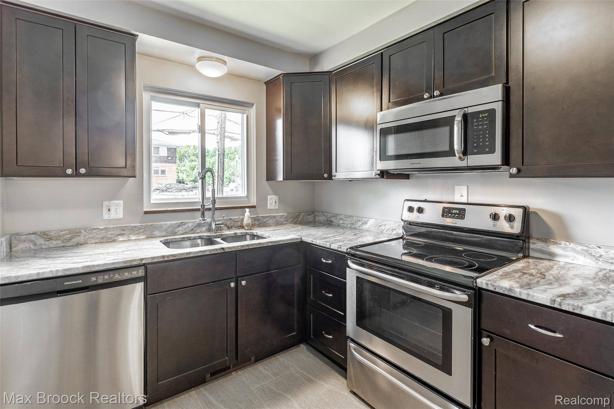 Royal Oak, MI 48067,1909 Gardenia AVE #Unit 3