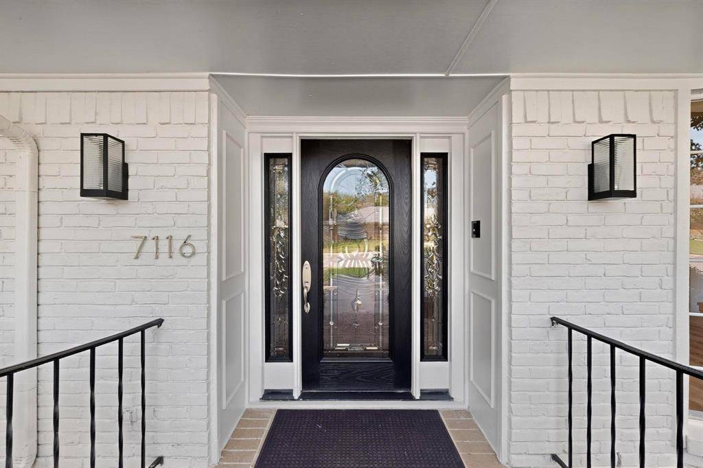 Dallas, TX 75248,7116 Town Bluff Drive