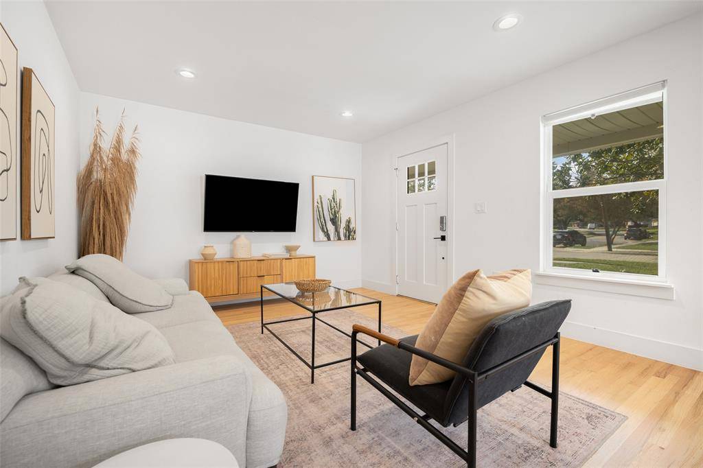 Dallas, TX 75214,6569 Ascot Lane