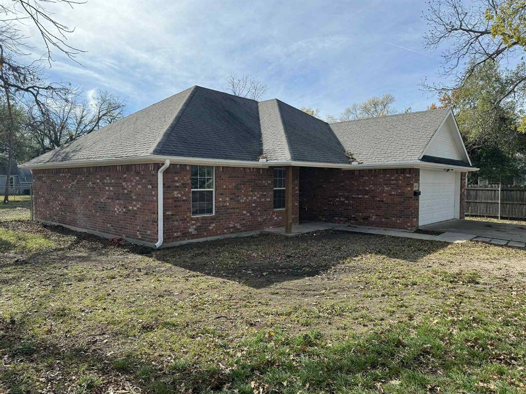 Bonham, TX 75418,806 E 10th Street