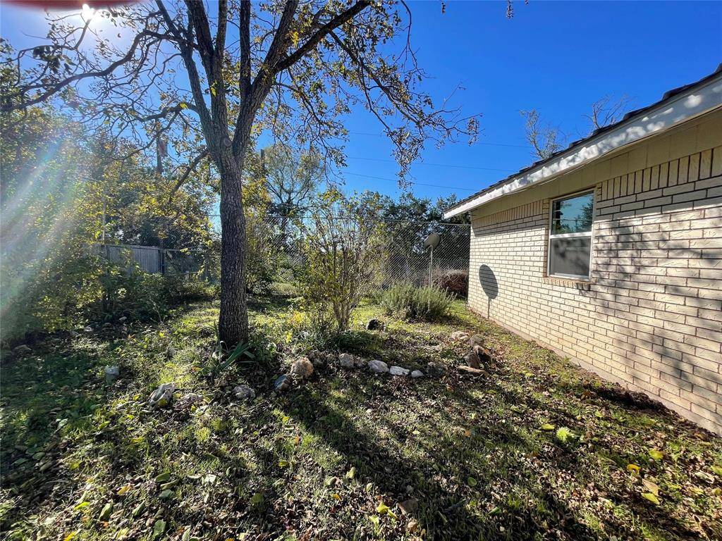Lampasas, TX 76550,104 Skipcha Trail