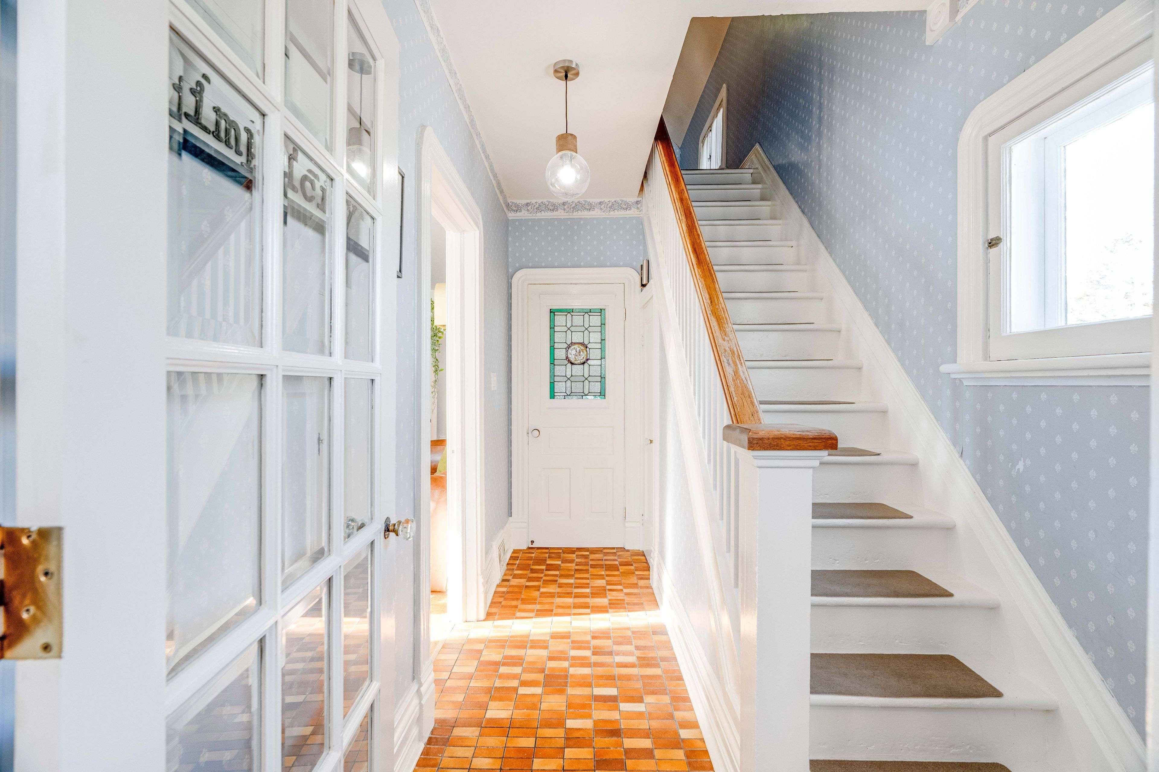 London South, ON N6C 3T8,521 Upper Queen ST