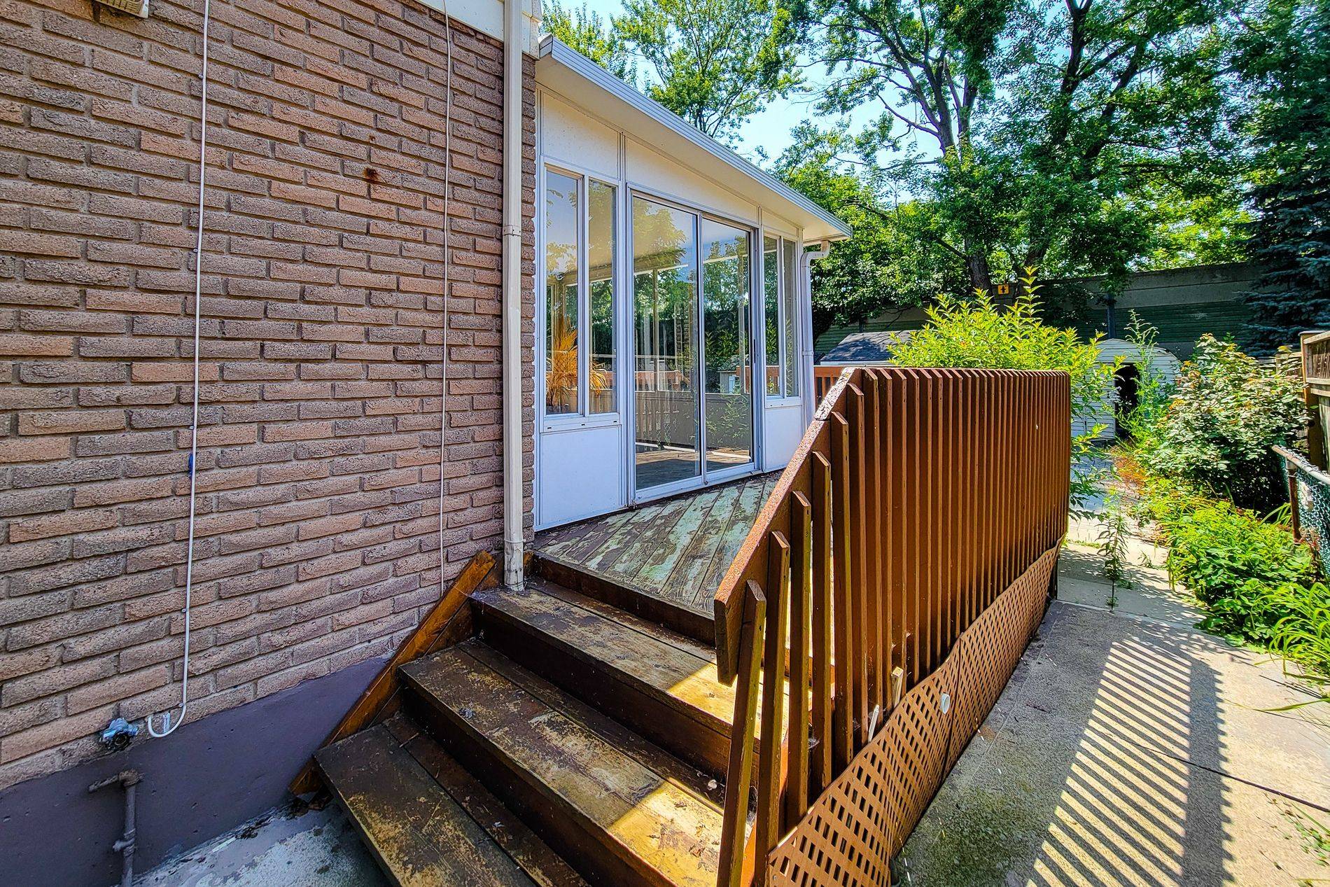 Niagara Falls, ON L2E 5W8,4433 Meadowvale DR