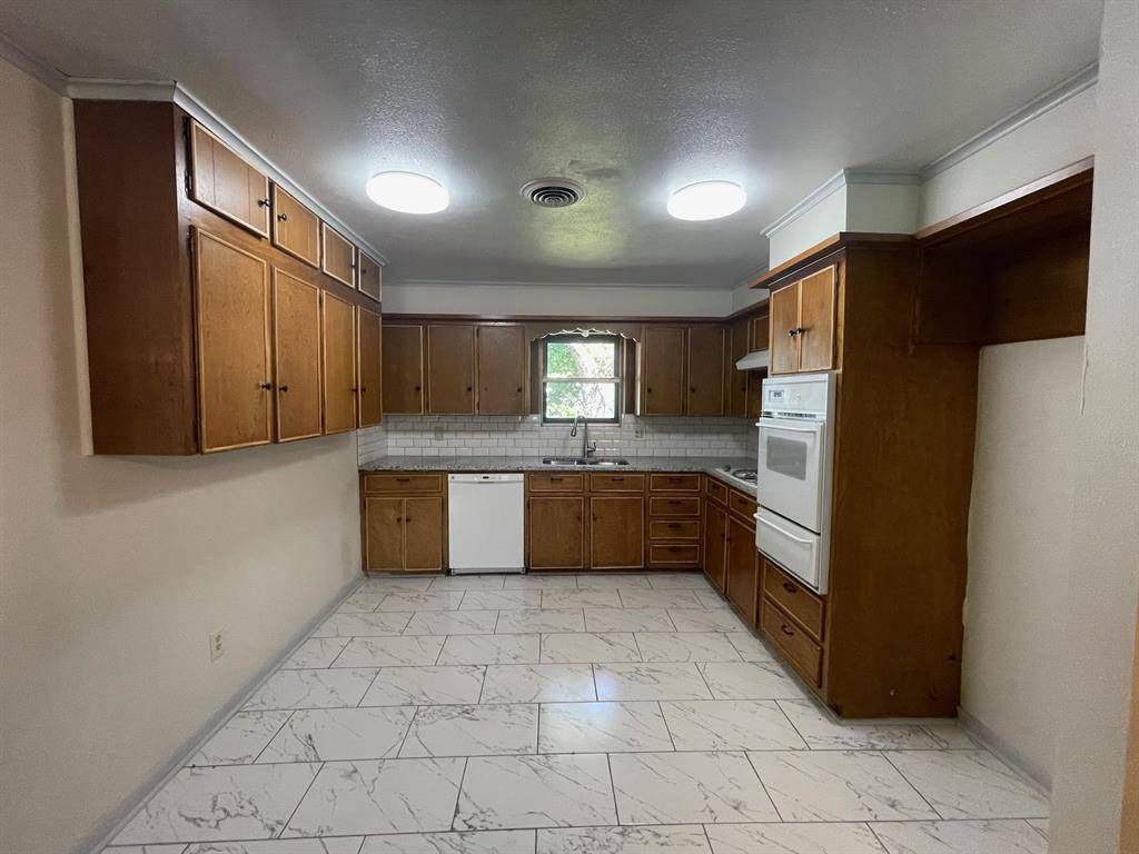 Corsicana, TX 75110,601 N 38TH Street