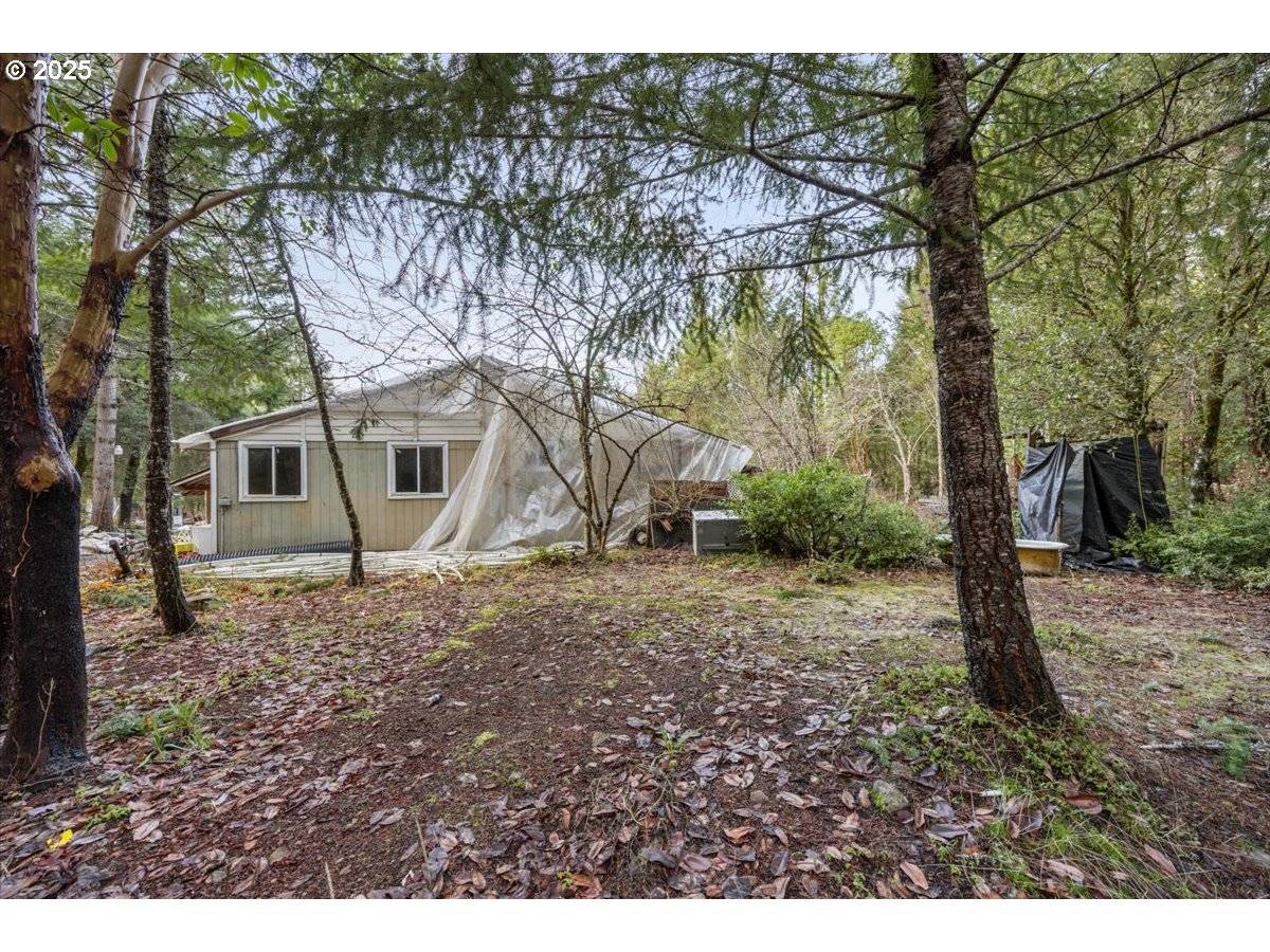 Selma, OR 97538,571 BRIAR LN