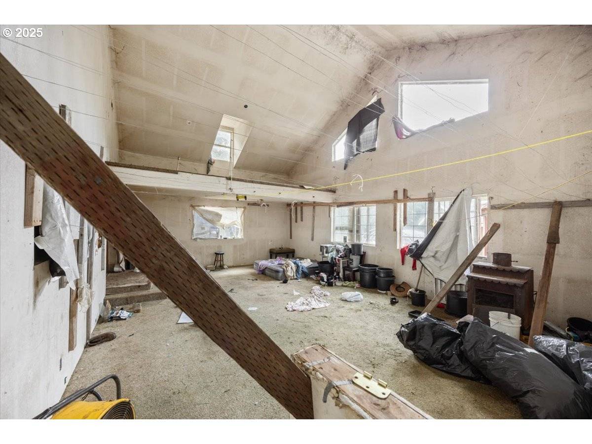 Selma, OR 97538,571 BRIAR LN