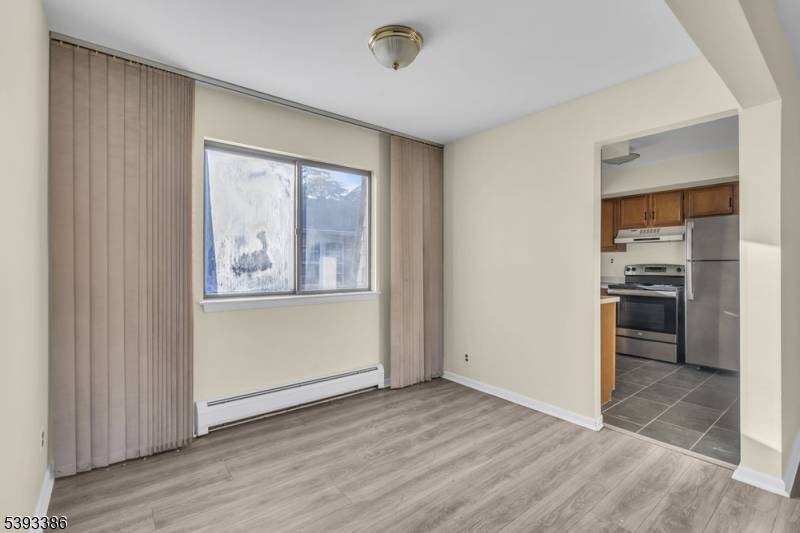 Hawthorne Boro, NJ 07506,164 Diamond Bridge Ave #18