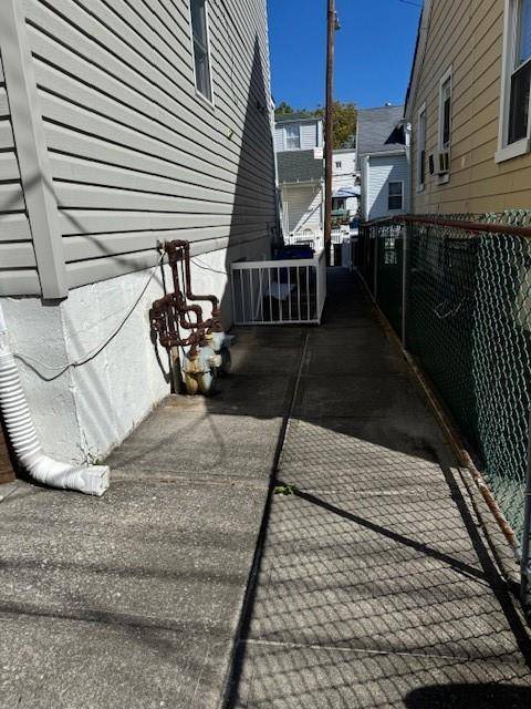 Brooklyn, NY 11229,103 Aster CT