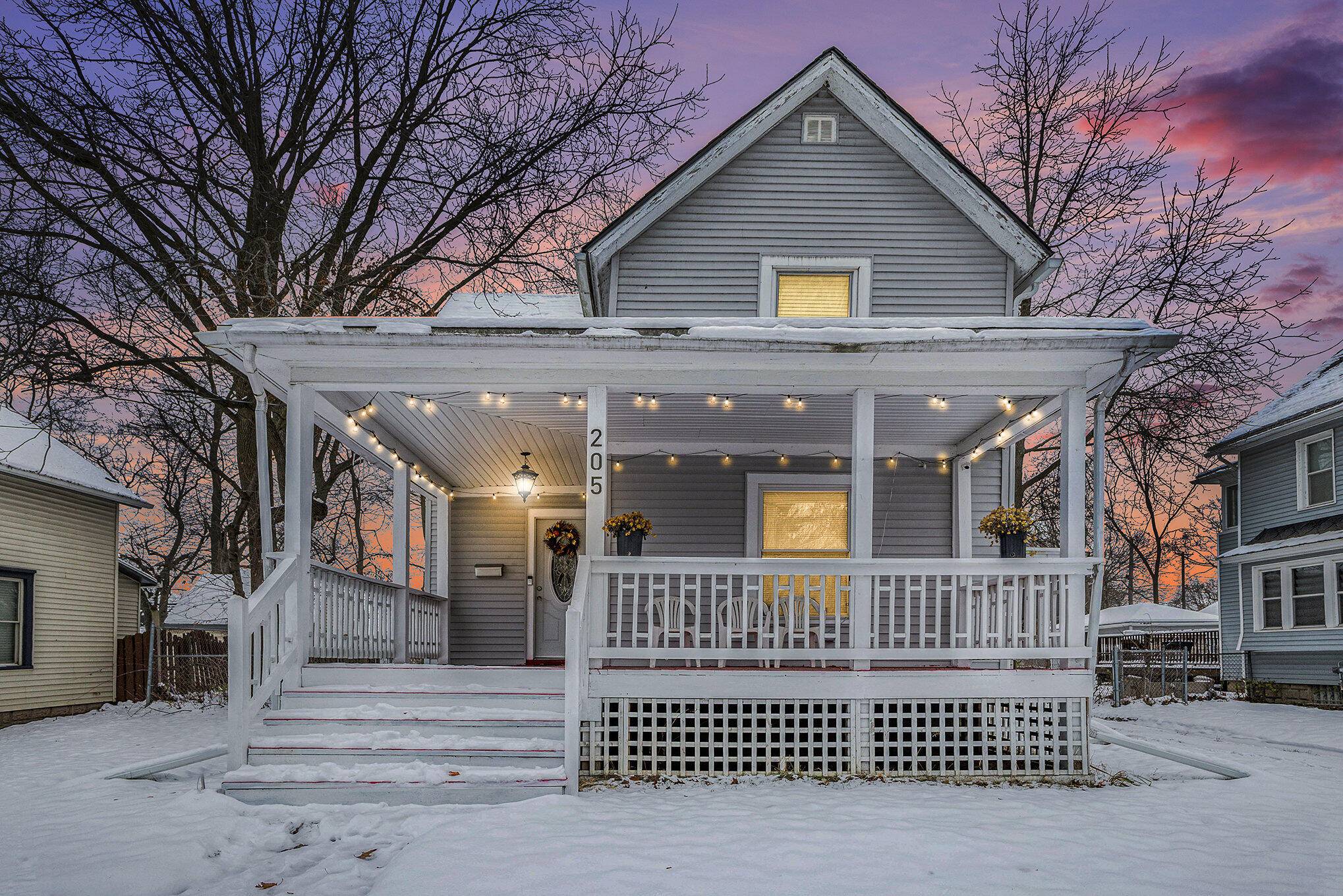 Lansing, MI 48910,205 Moores River DR