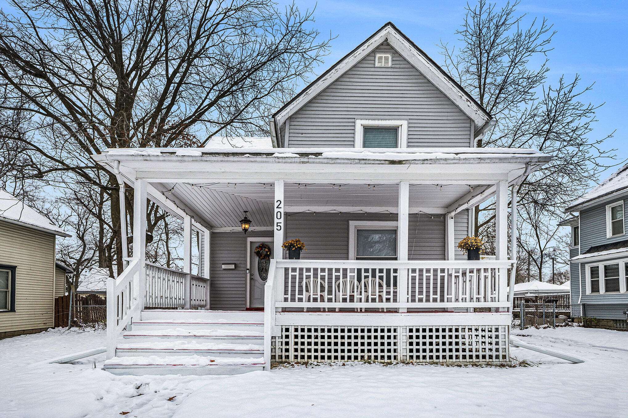 Lansing, MI 48910,205 Moores River DR